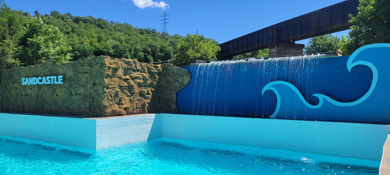 Mon Tsunami Wave Pool 